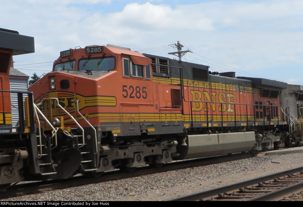 BNSF 5285